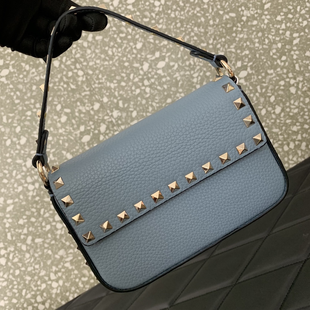 Valentino Garavani Rockstud Small Shoulder Bag in Niagara Grainy Calfskin